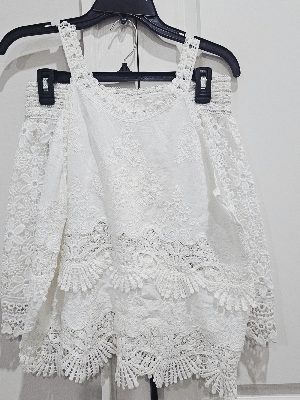 Women's White Lace Cold-Shoulder Top - Elegant Boho Style